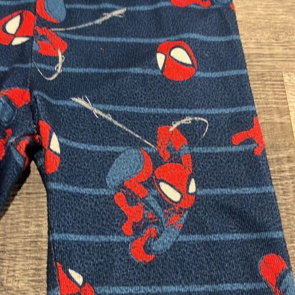 Spider-Man Kids Pajamas - Blue and Red - 8 - Picture 6 of 9